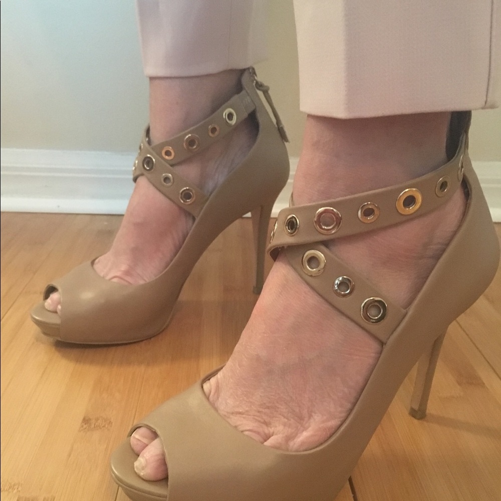 White House Black Market Heel 4”, size 8 1-2 - Picture 3 of 7